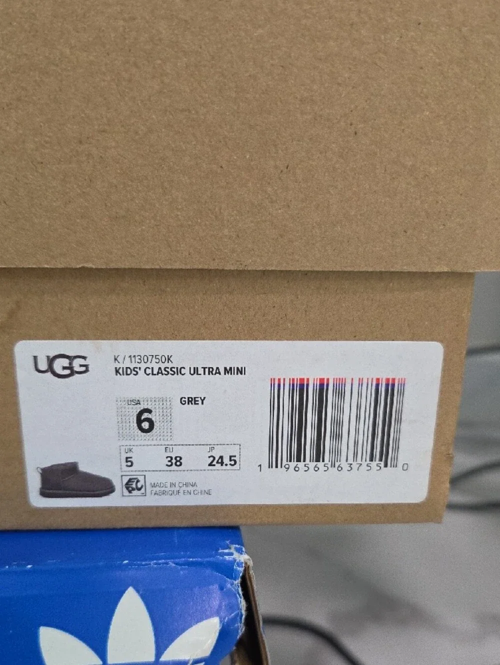 NWT! UGG Kids Classic Ultra Mini - Grey SIZE 6